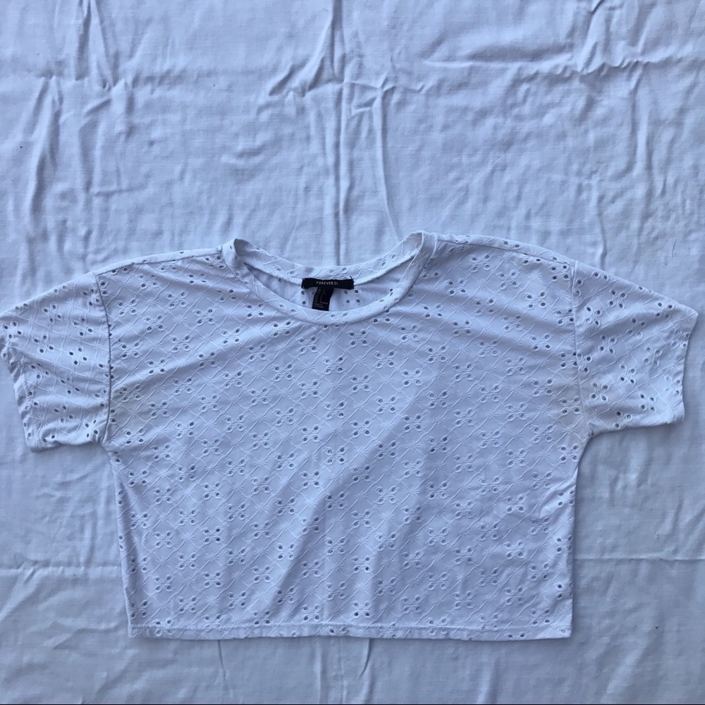 CUTOUT WHITE CROP TOP
